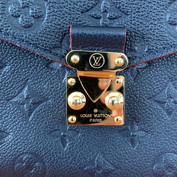 “SOLD”Like New LV Pochette Metis Marine Rouge - Picture 6 of 10